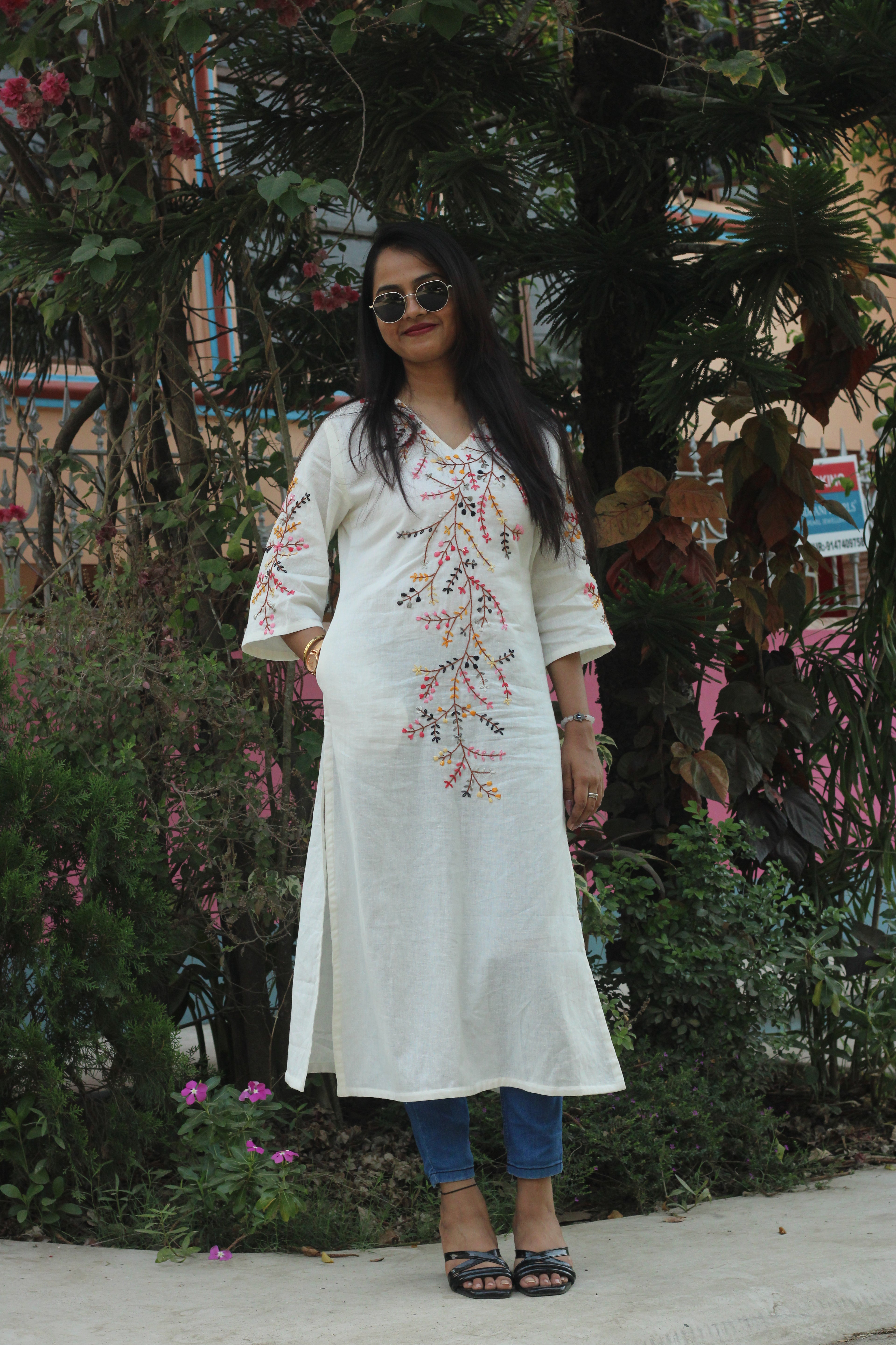 Resham Vali White Kurta🤍